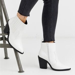 ASOS White Croc-Embossed Western Pointed Toe Cowboy Ankle Boots Size 6